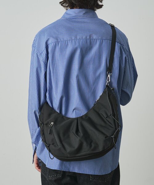 COLONY 2139(コロニートゥーワンスリーナイン)の「【UNISEX】撥水マルチハンドルムーンバッグ(ショルダーバッグ・メンズ・ブラック/グレー・FREE)」の1枚目の写真