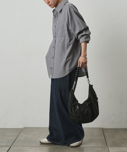 COLONY 2139(コロニートゥーワンスリーナイン)の「【UNISEX】撥水マルチハンドルムーンバッグ(ショルダーバッグ・メンズ・ブラック/グレー・FREE)」の14枚目の写真