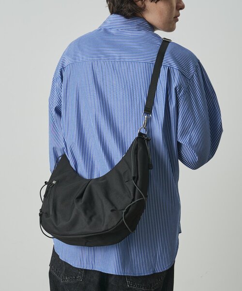 COLONY 2139(コロニートゥーワンスリーナイン)の「【UNISEX】撥水マルチハンドルムーンバッグ(ショルダーバッグ・メンズ・ブラック/グレー・FREE)」の15枚目の写真