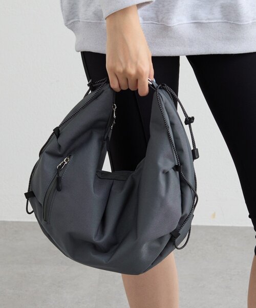 COLONY 2139(コロニートゥーワンスリーナイン)の「【UNISEX】撥水マルチハンドルムーンバッグ(ショルダーバッグ・メンズ・ブラック/グレー・FREE)」の17枚目の写真
