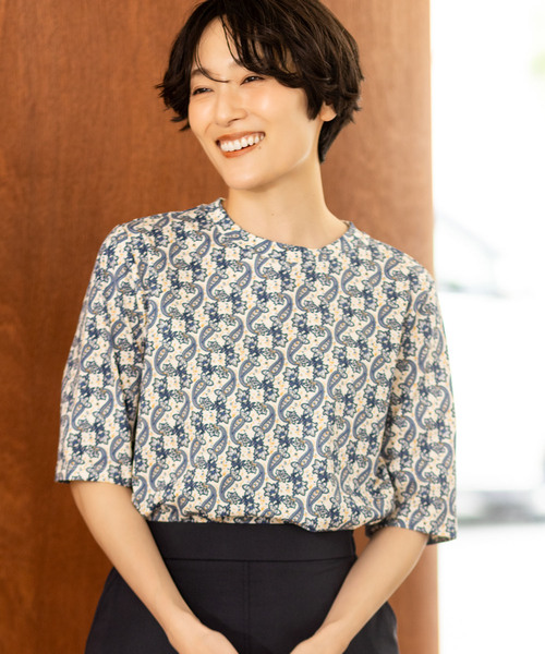 DECOY SINCE 1981(デコイシンスイチキュウハチイチ)の「【ひやさらコットン】バックタックペイズリープリント5分袖Tシャツ【綿100%・接触冷感・UVカット】(Tシャツ/カットソー・レディース・ブラウン/ネイビー・L/LL/M)」の2枚目の写真