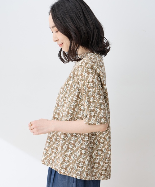 DECOY SINCE 1981(デコイシンスイチキュウハチイチ)の「【ひやさらコットン】バックタックペイズリープリント5分袖Tシャツ【綿100%・接触冷感・UVカット】(Tシャツ/カットソー・レディース・ブラウン/ネイビー・L/LL/M)」の4枚目の写真
