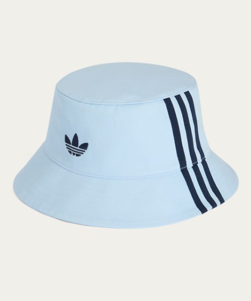 adidas(アディダス)の「adidas Originals × Oasis バケットハット / アディダスオリジナルス(ハット・メンズ・ブルー・X-LARGE/S/LARGE)」の2枚目の写真