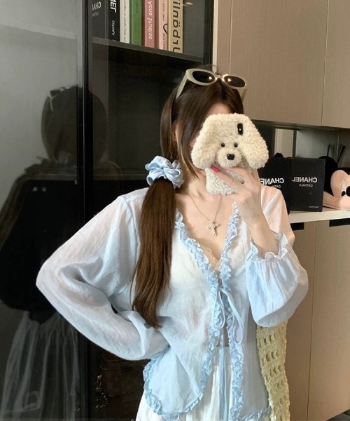 Ritzy(リッツィー)の「フリルリボンシアーシャツ羽織り(カーディガン/ボレロ・レディース・ホワイト/ブルー/ラベンダー・M/L)」の2枚目の写真