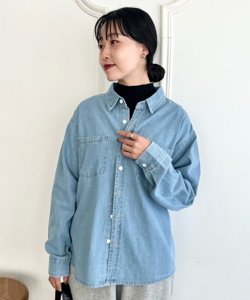 wears(ウェアーズ)の「【2サイズ展開】デニムシャツ ダブルポケット長袖シャツ(シャツ/ブラウス・レディース・ライトブルー/ブルー・M/L)」の11枚目の写真