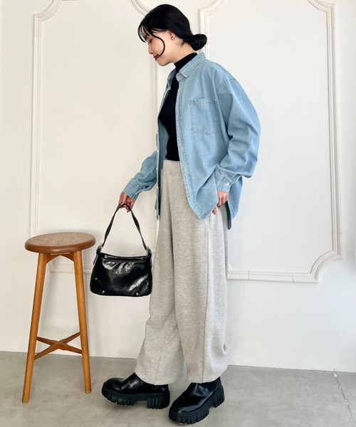 wears(ウェアーズ)の「【2サイズ展開】デニムシャツ ダブルポケット長袖シャツ(シャツ/ブラウス・レディース・ライトブルー/ブルー・M/L)」の3枚目の写真