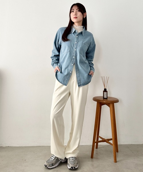 wears(ウェアーズ)の「【2サイズ展開】デニムシャツ ダブルポケット長袖シャツ(シャツ/ブラウス・レディース・ライトブルー/ブルー・M/L)」の4枚目の写真