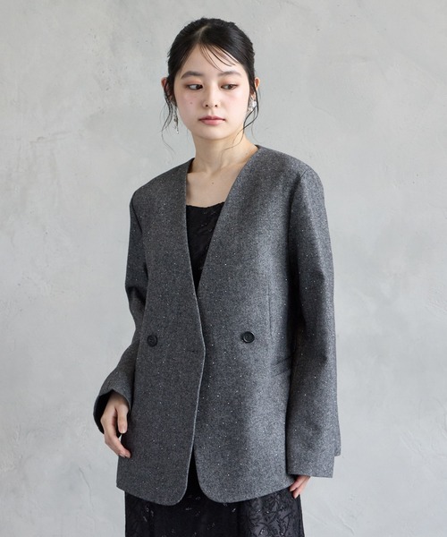 AIMER(エメ)の「ストーン付きラメツイードダブルブレストノーカラージャケット(ノーカラージャケット・レディース・グレー/ブラウン・MEDIUM)」の9枚目の写真