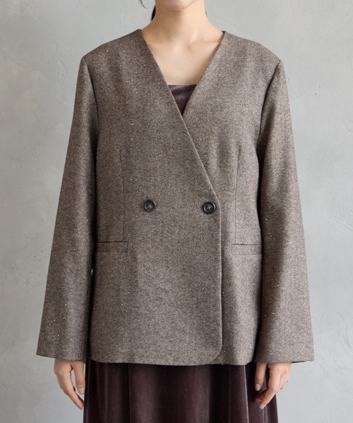AIMER(エメ)の「ストーン付きラメツイードダブルブレストノーカラージャケット(ノーカラージャケット・レディース・グレー/ブラウン・MEDIUM)」の19枚目の写真