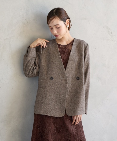 AIMER(エメ)の「ストーン付きラメツイードダブルブレストノーカラージャケット(ノーカラージャケット・レディース・グレー/ブラウン・MEDIUM)」の14枚目の写真