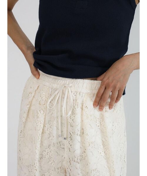FIKA.（フィーカ）の「Brushed floral lace pants（その他パンツ・レディース・ブラック/オフホワイト・MEDIUM）」の11枚目の写真