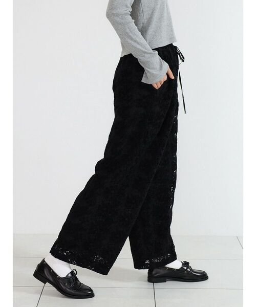 FIKA.（フィーカ）の「Brushed floral lace pants（その他パンツ・レディース・ブラック/オフホワイト・MEDIUM）」の5枚目の写真