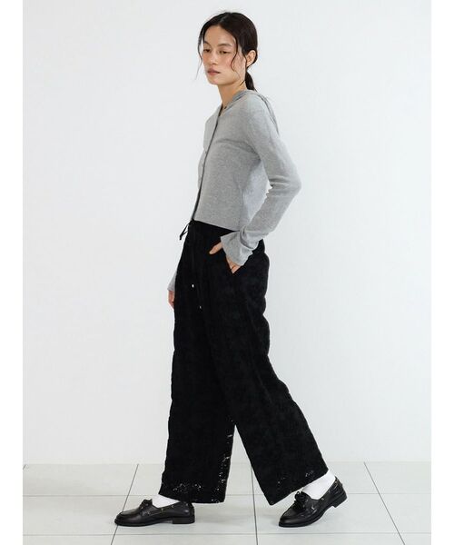 FIKA.（フィーカ）の「Brushed floral lace pants（その他パンツ・レディース・ブラック/オフホワイト・MEDIUM）」の8枚目の写真