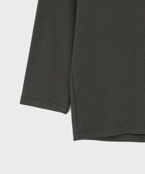 BLACKUP（ブラックアップ）の「[MADE] ディープVネック七分袖Tシャツ（Tシャツ/カットソー・レディース・ホワイト/チャコール/ブラック・FREE）」の4枚目の写真