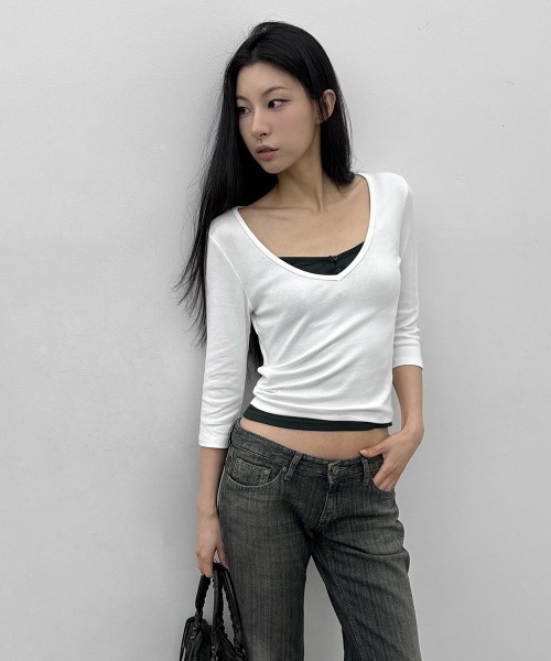 BLACKUP（ブラックアップ）の「[MADE] ディープVネック七分袖Tシャツ（Tシャツ/カットソー・レディース・ホワイト/チャコール/ブラック・FREE）」の13枚目の写真