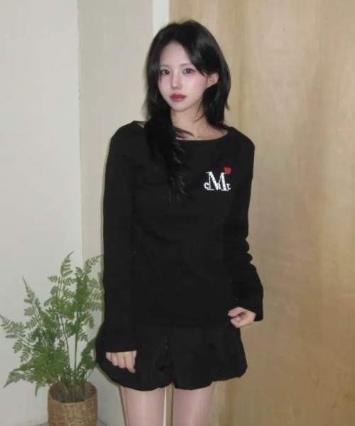 MUCENT（ムセント）の「【日本未発売/WEB限定】MUCENT(ムセント)/ラブリッツ ミニ ハート ロゴ 長袖 Tシャツ ロンT/LOVRITS MINI HEART LOGO LONG SLEEVE T（Tシャツ/カットソー・レディース・ブラック/ホワイト・FREE）」の9枚目の写真