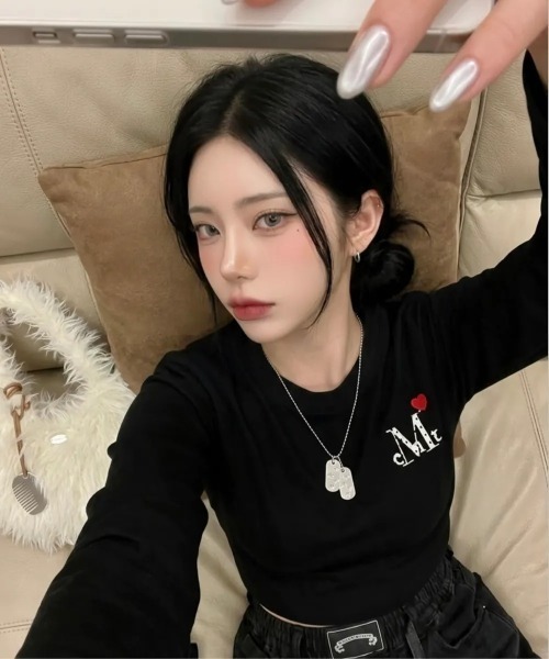 MUCENT（ムセント）の「【日本未発売/WEB限定】MUCENT(ムセント)/ラブリッツ ミニ ハート ロゴ 長袖 Tシャツ ロンT/LOVRITS MINI HEART LOGO LONG SLEEVE T（Tシャツ/カットソー・レディース・ブラック/ホワイト・FREE）」の10枚目の写真