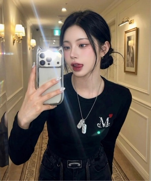 MUCENT（ムセント）の「【日本未発売/WEB限定】MUCENT(ムセント)/ラブリッツ ミニ ハート ロゴ 長袖 Tシャツ ロンT/LOVRITS MINI HEART LOGO LONG SLEEVE T（Tシャツ/カットソー・レディース・ブラック/ホワイト・FREE）」の11枚目の写真