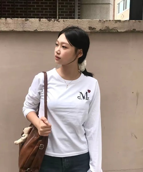 MUCENT（ムセント）の「【日本未発売/WEB限定】MUCENT(ムセント)/ラブリッツ ミニ ハート ロゴ 長袖 Tシャツ ロンT/LOVRITS MINI HEART LOGO LONG SLEEVE T（Tシャツ/カットソー・レディース・ブラック/ホワイト・FREE）」の14枚目の写真