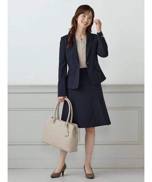 Perfect Suit FActory(パーフェクトスーツファクトリー)の「<UVカット>フロントタック ビジューブラウス(Tシャツ/カットソー・レディース・ベージュ/オフホワイト/ネイビー・S/M/L)」の14枚目の写真
