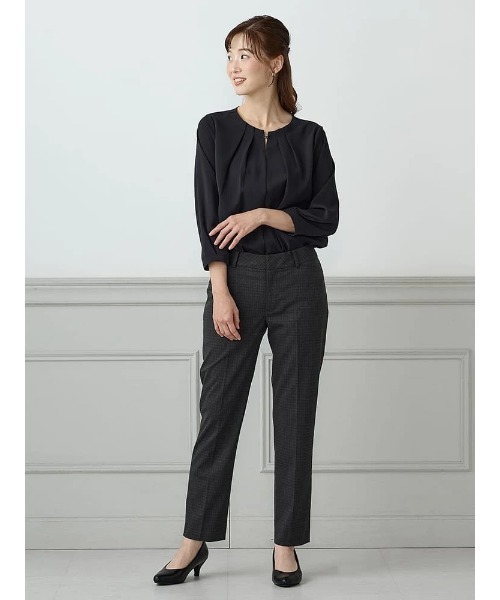 Perfect Suit FActory(パーフェクトスーツファクトリー)の「<UVカット>フロントタック ビジューブラウス(Tシャツ/カットソー・レディース・ベージュ/オフホワイト/ネイビー・S/M/L)」の16枚目の写真