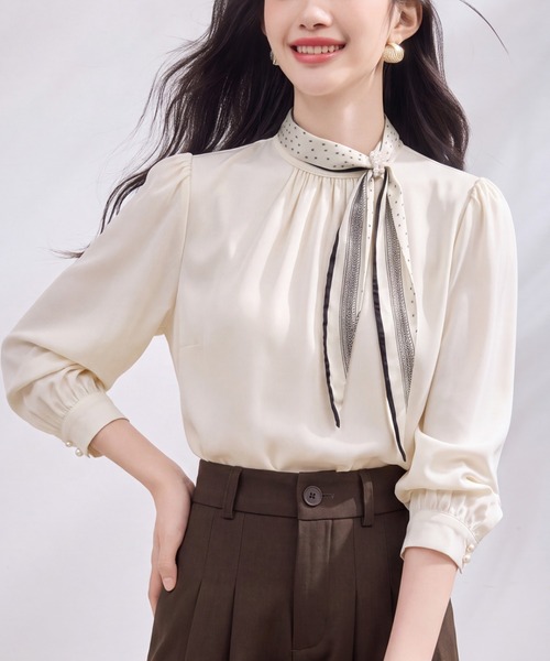 LUCPY(ラクピー)の「ドット柄スカーフ付き長袖シャツブラウス(シャツ/ブラウス・レディース・ホワイト・X-LARGE/LARGE/MEDIUM/SMALL)」の2枚目の写真