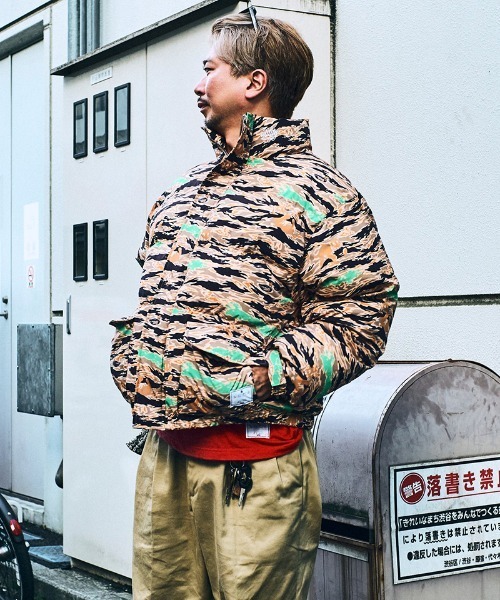EFFECTEN(エフェクテン)の「mj11995-Camo fiber down jacket ファイバーダウンジャケット(efsc-03)(ダウンジャケット/コート・メンズ・タイガーカモ・M/L)」の2枚目の写真