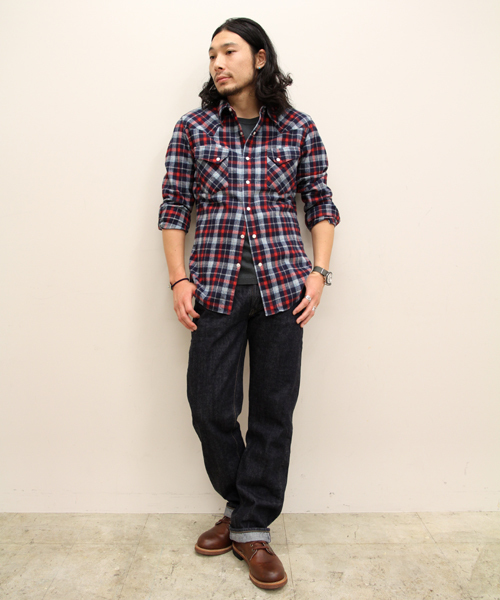 BEAMS PLUS（ビームスプラス）の「DUBBLEWORKS / セルビッチデニムジーンズ（ワンウォッシュ）（デニムパンツ・メンズ・インディゴブルー・28inch/30inch/32inch/34inch/31inch/36inch/29inch/33inch/38inch）」の2枚目の写真