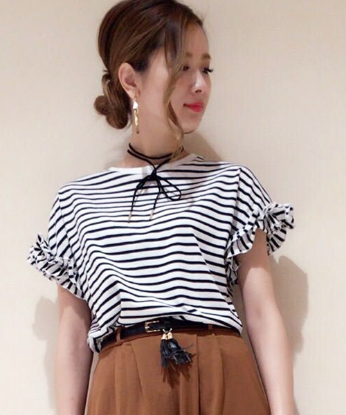 VENCEEXCHANGE（ヴァンスエクスチェンジ）の「袖フリルクルーネックT          （Tシャツ/カットソー・レディース・ブラック/オフホワイト/グレー/コーラル/ブラウン・MEDIUM）」の5枚目の写真