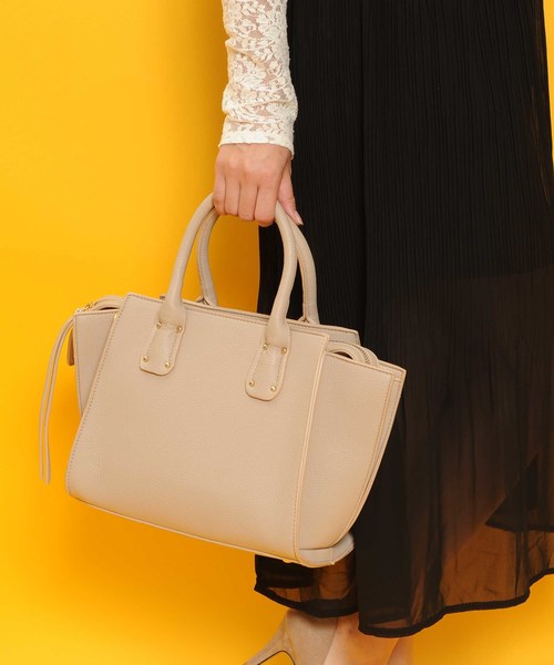 PLAIN CLOTHING（プレーンクロージング）の「【再入荷】ミドルハンドバッグ/ショルダーバッグ【PLAIN CLOTHING】（ハンドバッグ・レディース・ブラック/グレー/ベージュ・FREE）」の2枚目の写真