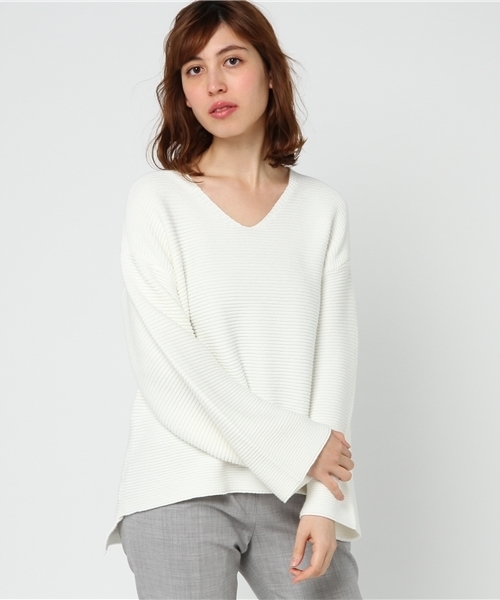 MOUSSY（マウジー）の「V-NECK LOOSE KNIT（ニット/セーター・レディース・ブルー/オフホワイト/ライトブラック/ベージュ・FREE）」の12枚目の写真
