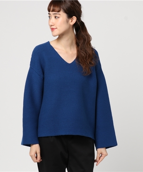 MOUSSY（マウジー）の「V-NECK LOOSE KNIT（ニット/セーター・レディース・ブルー/オフホワイト/ライトブラック/ベージュ・FREE）」の15枚目の写真