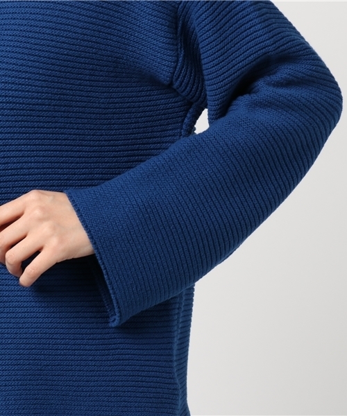 MOUSSY（マウジー）の「V-NECK LOOSE KNIT（ニット/セーター・レディース・ブルー/オフホワイト/ライトブラック/ベージュ・FREE）」の9枚目の写真