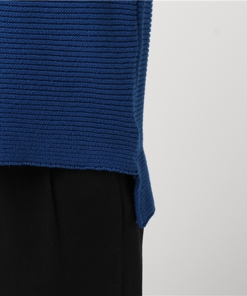 MOUSSY（マウジー）の「V-NECK LOOSE KNIT（ニット/セーター・レディース・ブルー/オフホワイト/ライトブラック/ベージュ・FREE）」の10枚目の写真