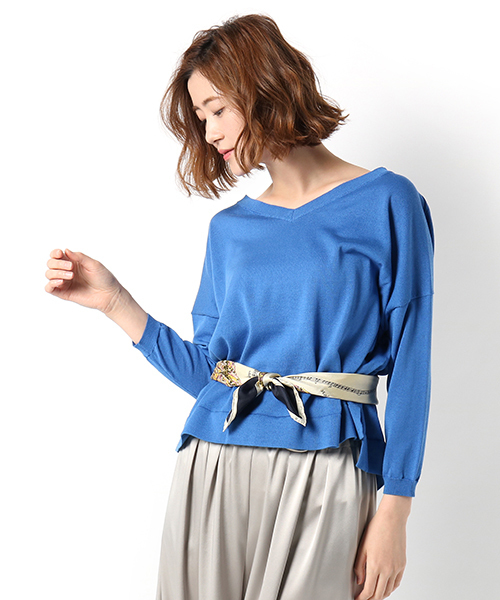 HELIOPOLE（エリオポール）の「横広Vネックプルオーバー（ニット/セーター・レディース・ベージュ/ネイビー/サックスブルー/ピンクベージュ・38）」の4枚目の写真