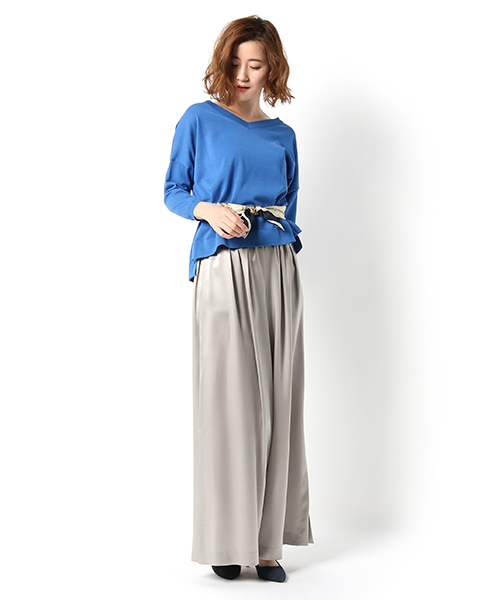 HELIOPOLE（エリオポール）の「横広Vネックプルオーバー（ニット/セーター・レディース・ベージュ/ネイビー/サックスブルー/ピンクベージュ・38）」の12枚目の写真