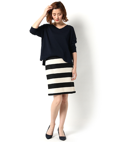 HELIOPOLE（エリオポール）の「横広Vネックプルオーバー（ニット/セーター・レディース・ベージュ/ネイビー/サックスブルー/ピンクベージュ・38）」の16枚目の写真