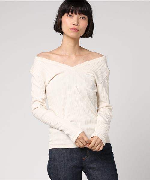 HELIOPOLE（エリオポール）の「コットンフライス両Vネックプルオーバー（Tシャツ/カットソー・レディース・アイボリー/サックスブルー/ブラウン・38）」の2枚目の写真