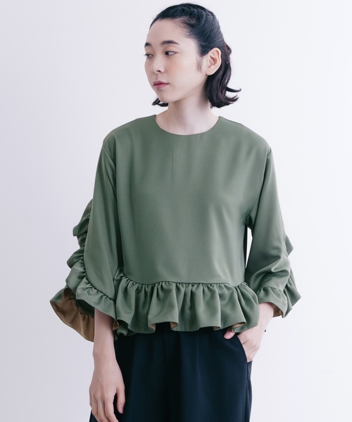 merlot plus（メルロープリュス）の「フリル袖裾ブラウス2420（シャツ/ブラウス・レディース・ピンク/ブラック/カーキ・FREE）」の3枚目の写真
