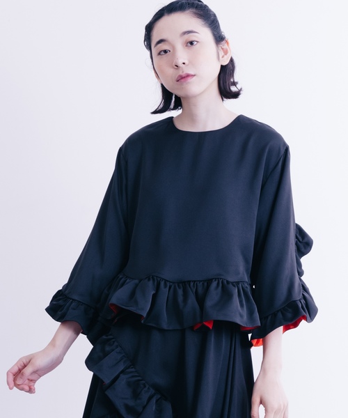 merlot plus（メルロープリュス）の「フリル袖裾ブラウス2420（シャツ/ブラウス・レディース・ピンク/ブラック/カーキ・FREE）」の2枚目の写真