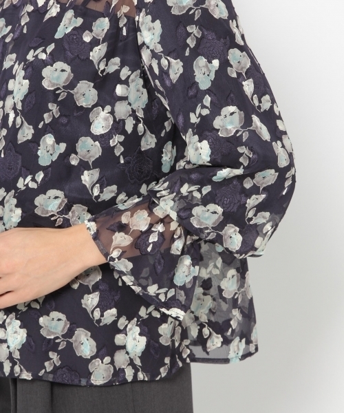 laboratory work（ラボラトリーワーク）の「花柄シャーリングブラウス（シャツ/ブラウス・レディース・ブラック/ベージュ/ネイビー・MEDIUM）」の12枚目の写真