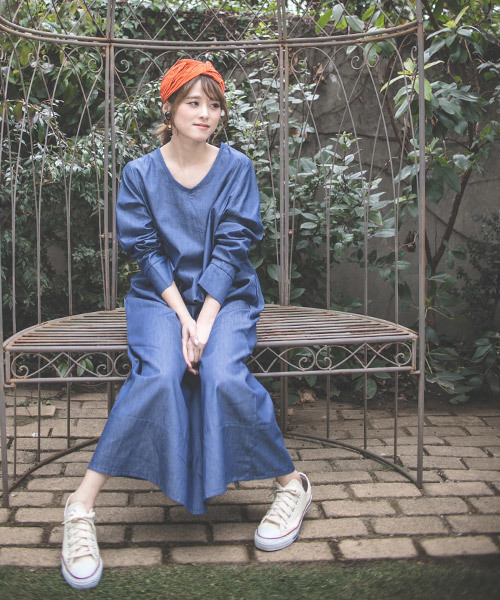 CAMBIO（カンビオ）の「rw1734-Vネックデニムスモックワンピース