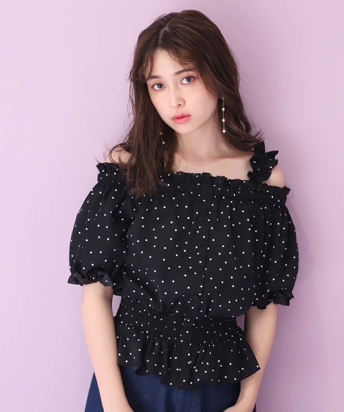 one after another NICE CLAUP（ワンアフターアナザーナイスクラップ）の「フリフリオフショルブラウス（シャツ/ブラウス・レディース・オフホワイト/イエロー/ドット/チェック・FREE）」の3枚目の写真