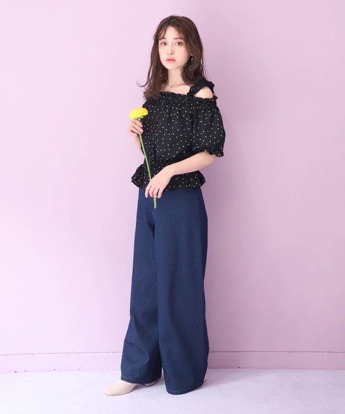 one after another NICE CLAUP（ワンアフターアナザーナイスクラップ）の「フリフリオフショルブラウス（シャツ/ブラウス・レディース・オフホワイト/イエロー/ドット/チェック・FREE）」の8枚目の写真