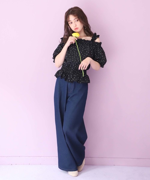 one after another NICE CLAUP（ワンアフターアナザーナイスクラップ）の「フリフリオフショルブラウス（シャツ/ブラウス・レディース・オフホワイト/イエロー/ドット/チェック・FREE）」の10枚目の写真