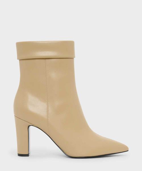 CHARLES & KEITH(チャールズ & キース)の「カフディーテルポインテッドブーツ / CUFF DETAIL POINTED BOOTS(ブーツ・レディース・ブラック/ブルー/アイボリー・22.5cm/23cm/23.5cm/24.5cm/25cm/25.5cm)」の2枚目の写真
