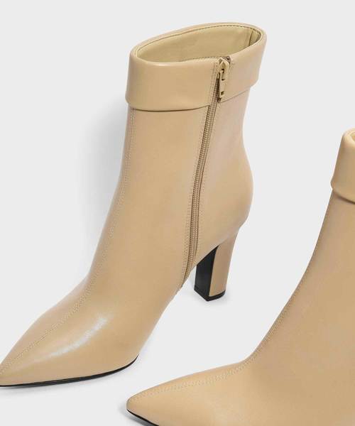 CHARLES & KEITH(チャールズ & キース)の「カフディーテルポインテッドブーツ / CUFF DETAIL POINTED BOOTS(ブーツ・レディース・ブラック/ブルー/アイボリー・22.5cm/23cm/23.5cm/24.5cm/25cm/25.5cm)」の10枚目の写真