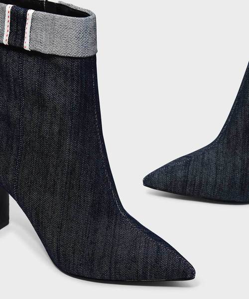 CHARLES & KEITH(チャールズ & キース)の「カフディーテルポインテッドブーツ / CUFF DETAIL POINTED BOOTS(ブーツ・レディース・ブラック/ブルー/アイボリー・22.5cm/23cm/23.5cm/24.5cm/25cm/25.5cm)」の15枚目の写真