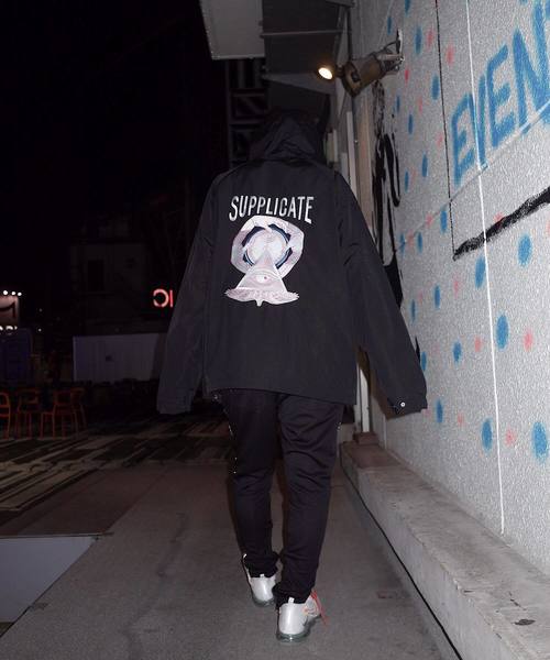 rovtski（ロフトスキー）の「LIGHT YEAR SUPLICATW HOOD JKT（ダウンジャケット/コート・メンズ・ブラック/イエロー・FREE）」の6枚目の写真