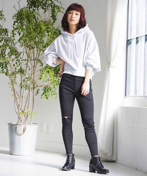 WEGO(ウィゴー)の「WEGO/デイリーカラーショートパーカー(パーカー・レディース・パープル/ネイビー/オフホワイト/ライトイエロー/杢グレー・FREE)」の14枚目の写真